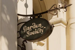 bring-vacation-garden-society-signage